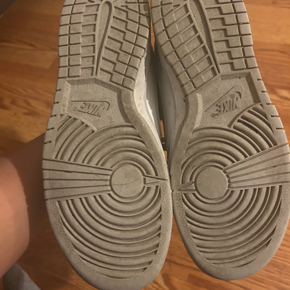 Dunks - Picture 3 of 4